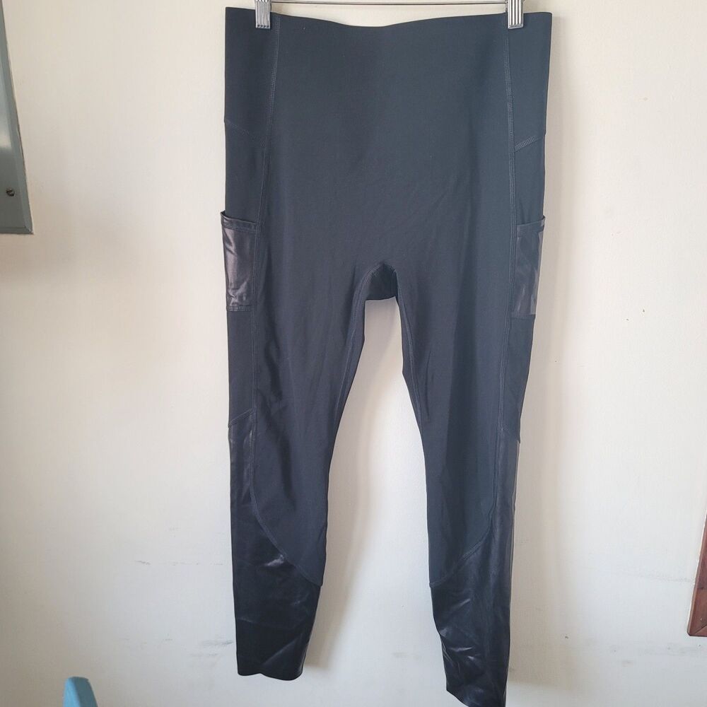 SPANX Every Wear Gloss Panel Pocket faux leather Black Shaping Leggings size L - Picture 4 of 10